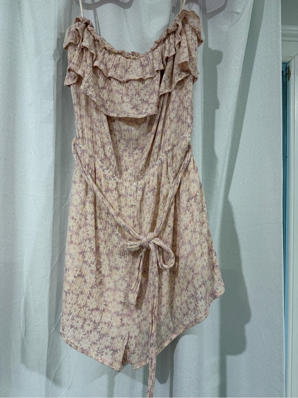 Le Lis Pastel Floral Tie-Waist Romper in Lavender and Cream